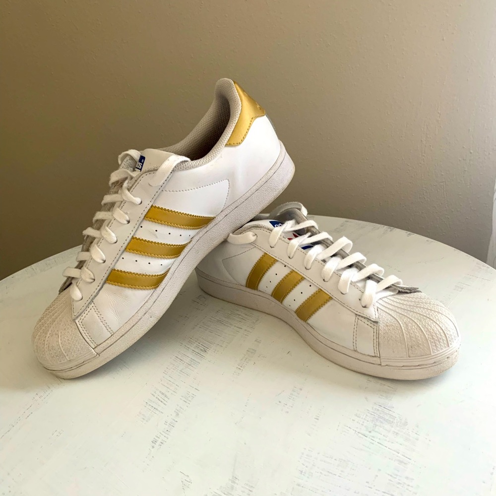 Adidas superstars